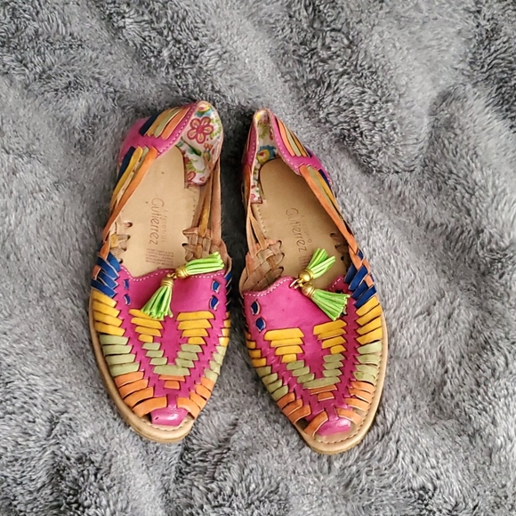 Womens shoes - Picture 1 of 2